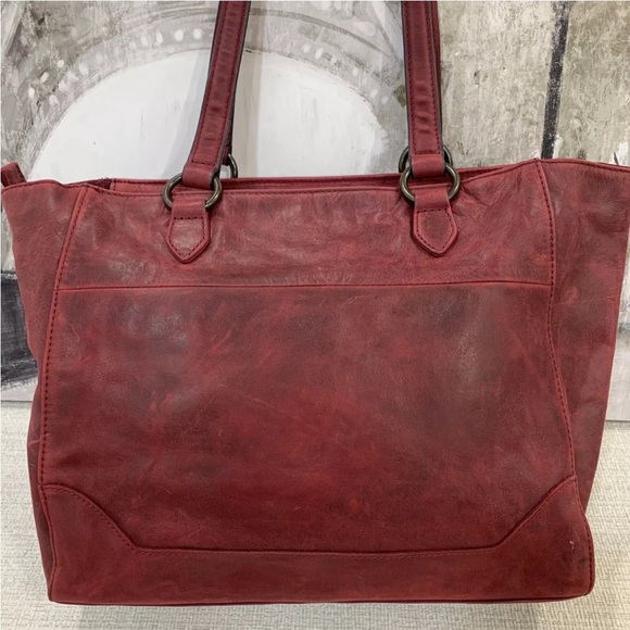 ❤️💜🩷Frye Melissa Zip Tote Bag Distressed Leather -Sangria- MSRP $398 - Picture 2 of 16